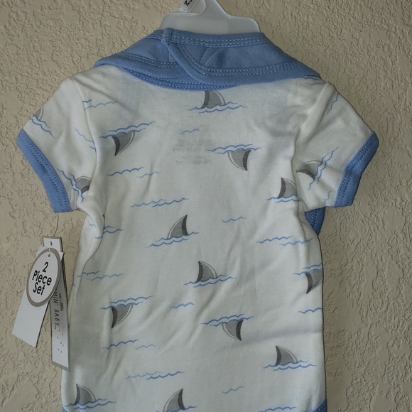 Bloomin Baby Bib & Bodysuit "I'M FINTASTIC" NWT - Picture 4 of 4